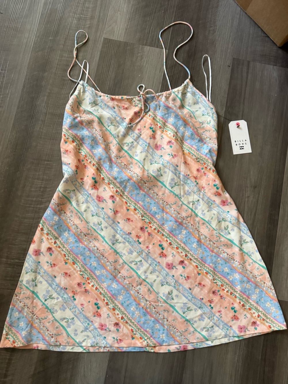 Billabong womens Pastel Floral Slip mini Dress in Peach, Blue & Cream